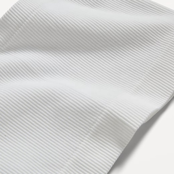 NWT OLD NAVY Rib-Knit Seamless Bandeau Bralette Color Calla Lilies - Picture 2 of 5